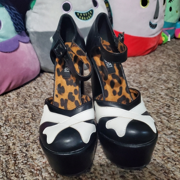 Iron fist bone pumps - Picture 2 of 6